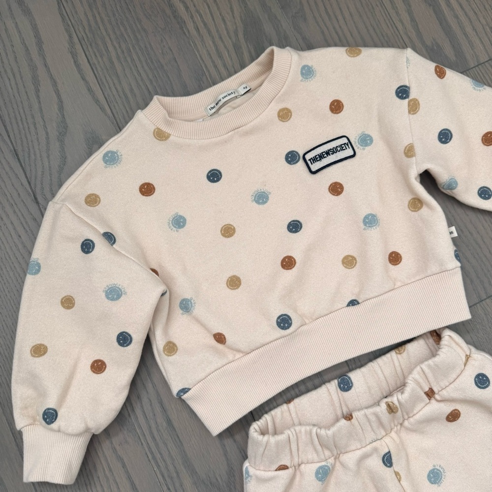 The New Society 4T SmileyWorld Christy Sweatshirt and Jogging Pants SET Neutral - Picture 2 of 11